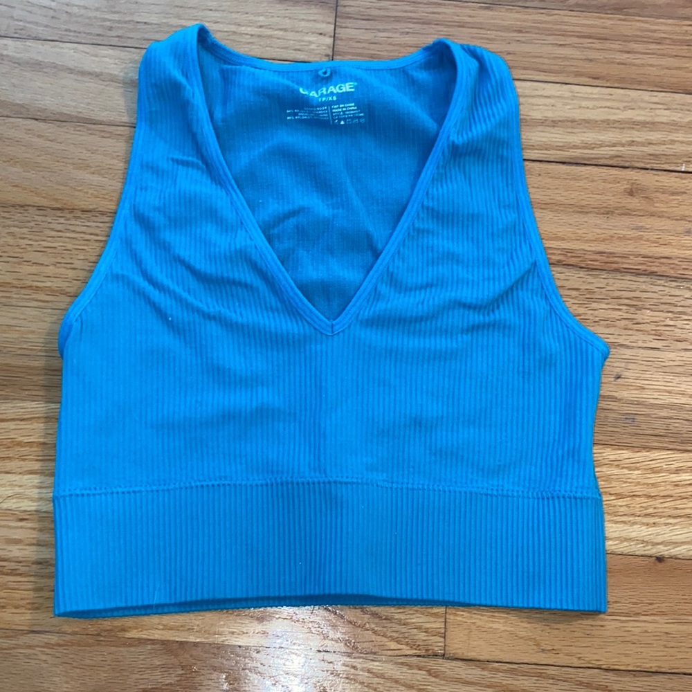 Garage V-Neck Seamless Crop Top